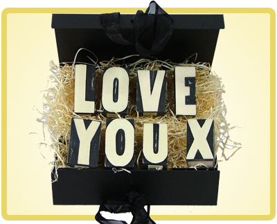 Love You / Kiss Hamper Box